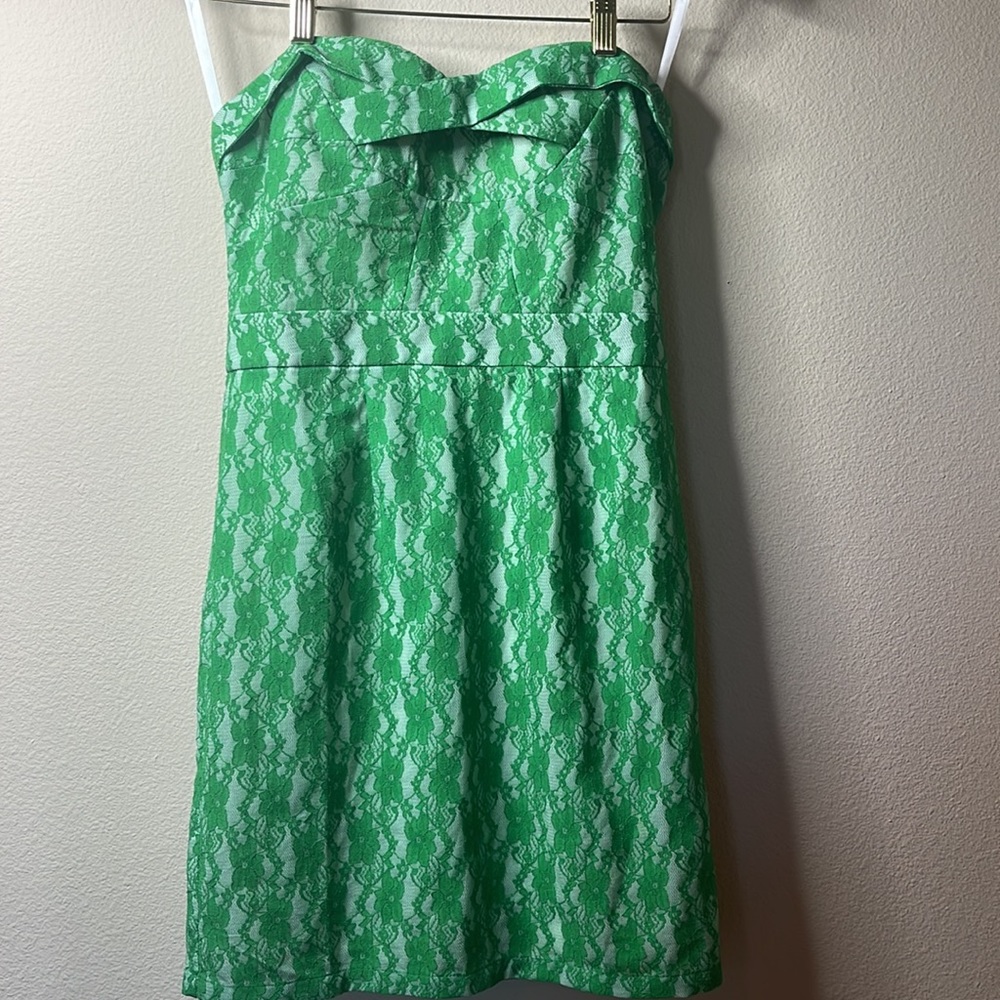 Minuet NEW green lace strapless size M